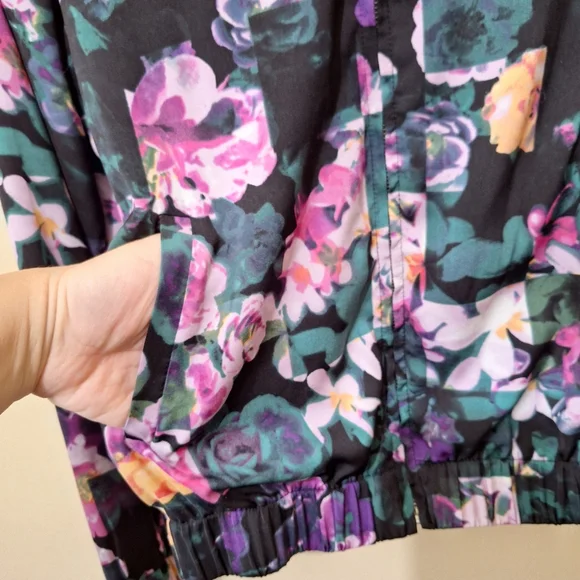 Smart Set Floral Jacket - Picture 3 of 5